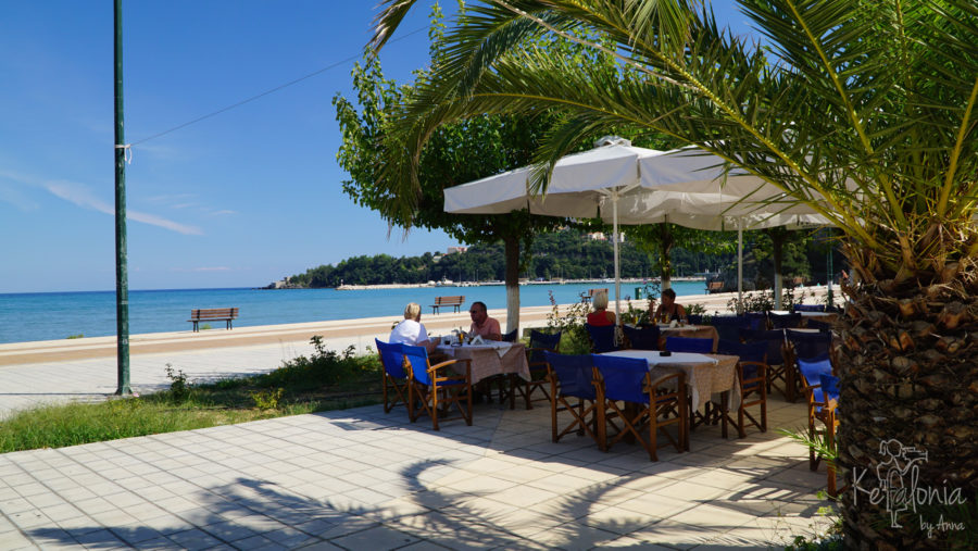 Seaside dining, Poros